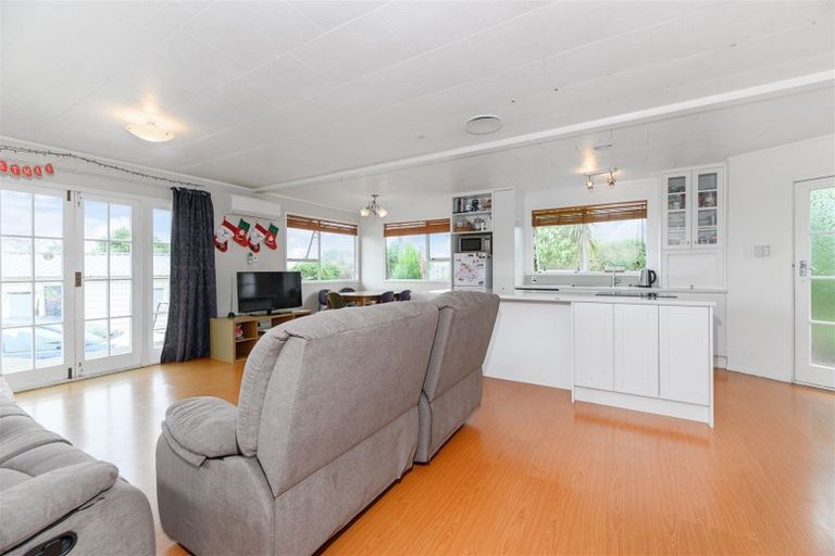 Photo of property in 91 Sunnyside Road, Sunnyvale, Auckland, 0612