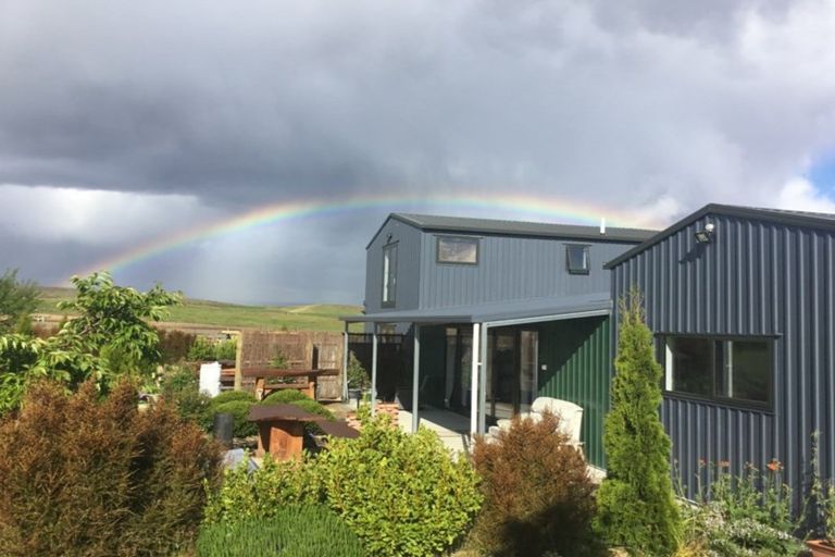 Photo of property in 14 Golden Road, Springvale, Alexandra, 9393