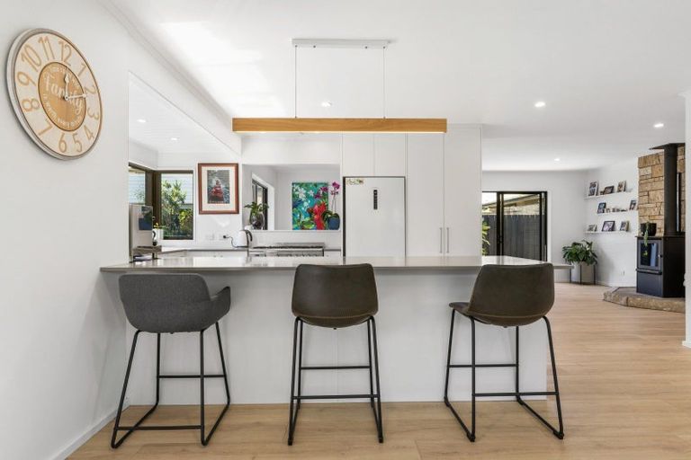 Photo of property in 111 Dickson Road, Papamoa Beach, Papamoa, 3118