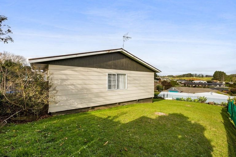 Photo of property in 9a Ballantrae Place, Highlands Park, New Plymouth, 4312