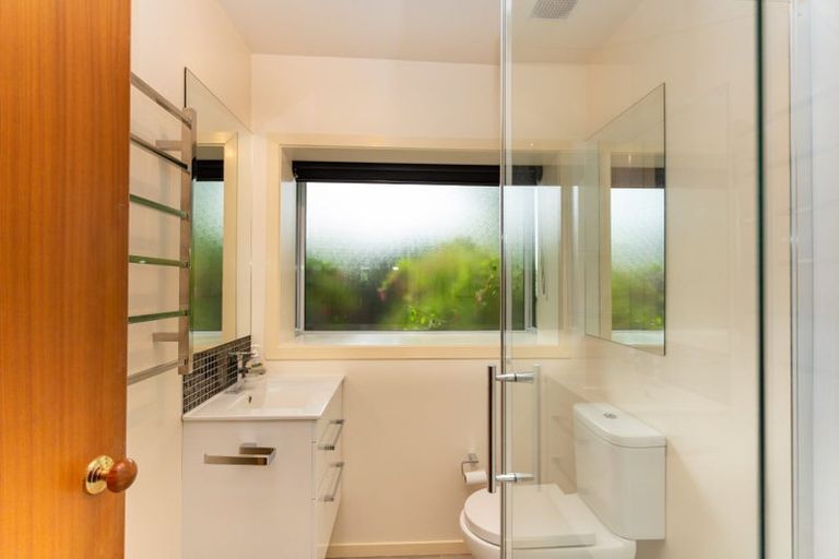 Photo of property in 1/208 Memorial Avenue, Burnside, Christchurch, 8053