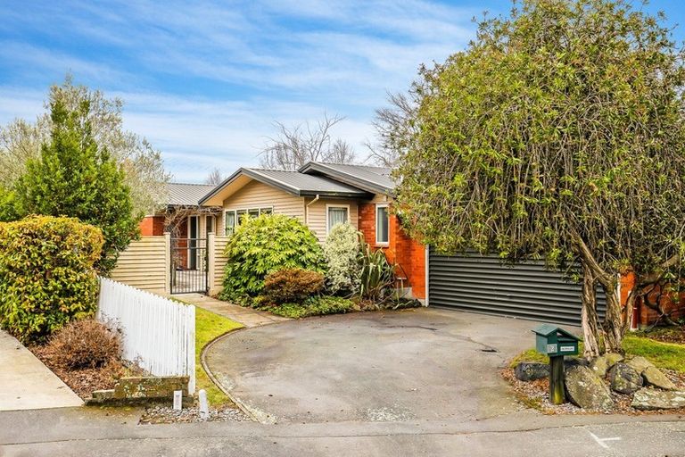 Photo of property in 2 Pulford Place, Ilam, Christchurch, 8041
