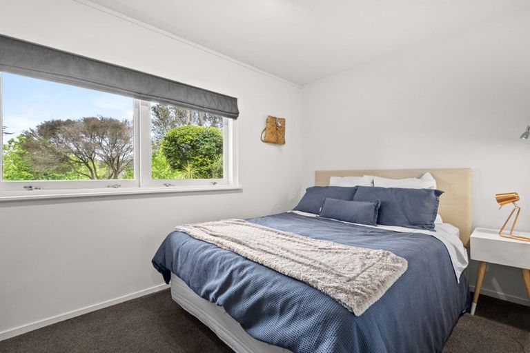 Photo of property in 2 Lyons Avenue, Murrays Bay, Auckland, 0630