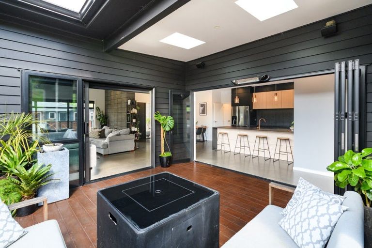 Photo of property in 35 Freedom Drive, Kelvin Grove, Palmerston North, 4414