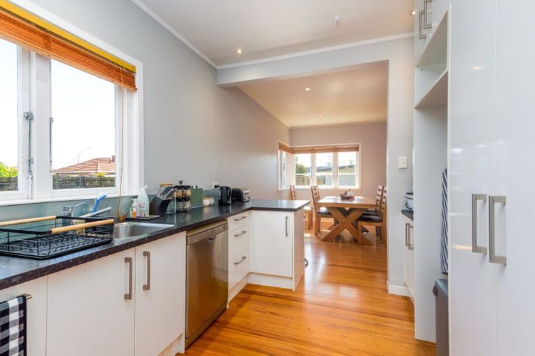 Photo of property in 6 Howden Road, Fairfield, Hamilton, 3214