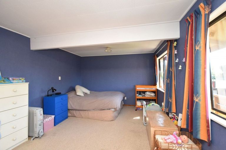 Photo of property in 82 Dunlop Street, Wallacetown, 9816