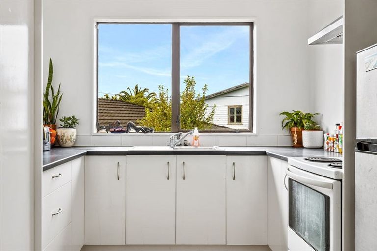 Photo of property in 1/63c Colwill Road, Massey, Auckland, 0614