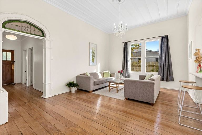 Photo of property in 2 Rentone Street, Stepneyville, Nelson, 7010