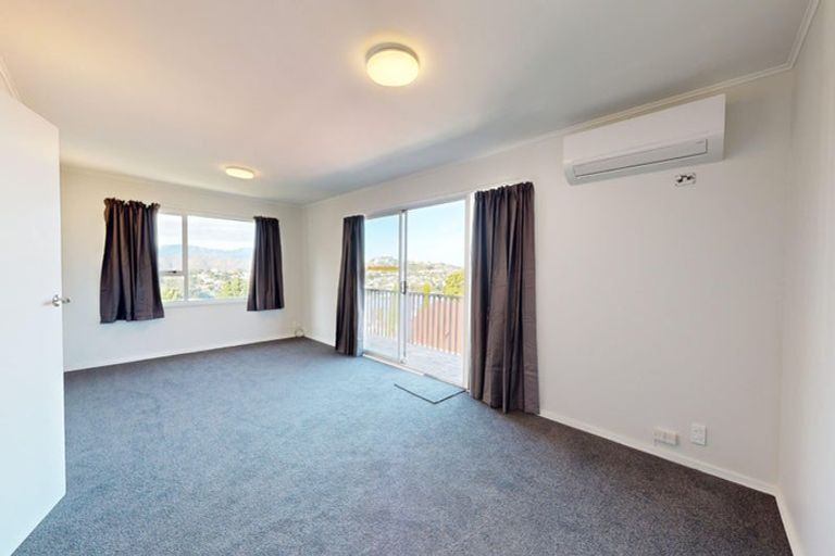 Photo of property in 21 Akaroa Drive, Maupuia, Wellington, 6022