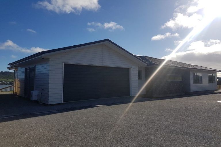 Photo of property in 2 Waitaria Terrace, Aotea, Porirua, 5024