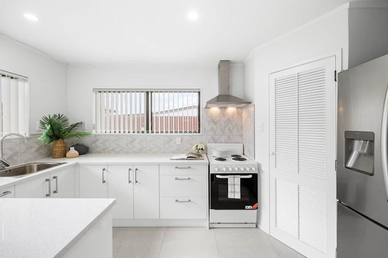 Photo of property in 2/126 Carruth Road, Papatoetoe, Auckland, 2025