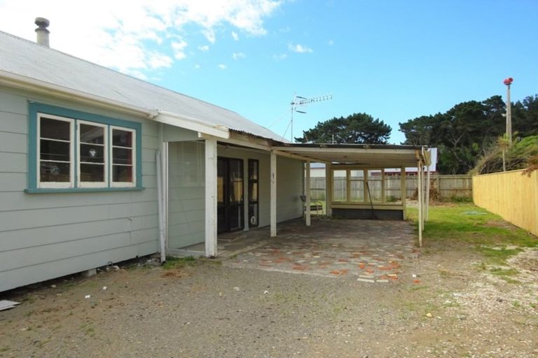 Photo of property in 34 Koputara Road, Himatangi Beach, Foxton, 4891