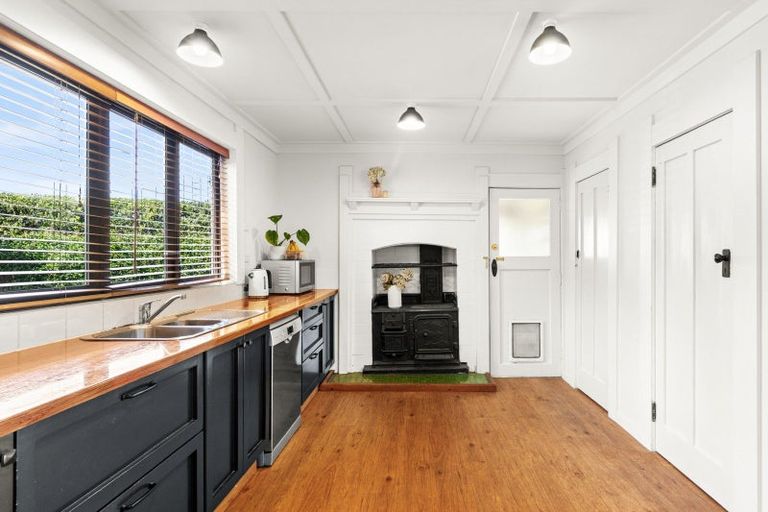 Photo of property in 2 Mcdonald Street, Napier South, Napier, 4110