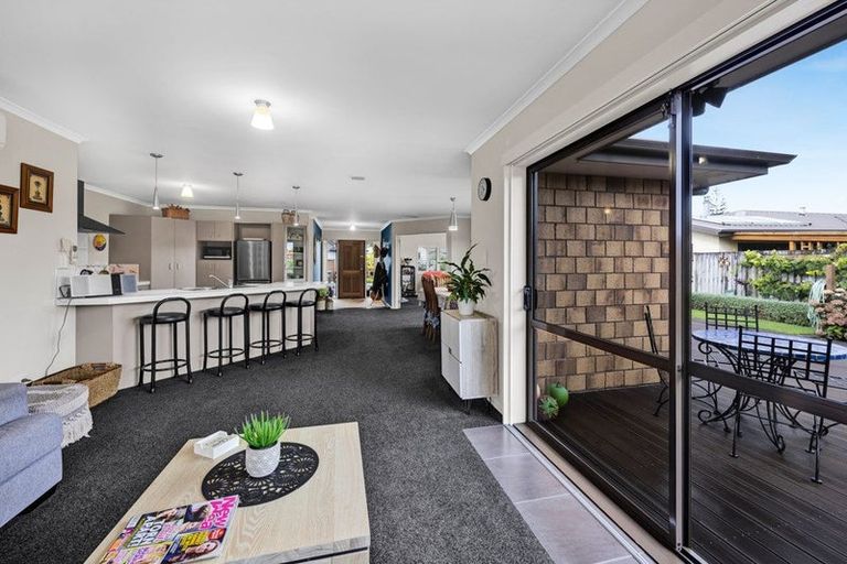 Photo of property in 5 Marlin Terrace, Bell Block, New Plymouth, 4312