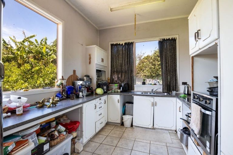 Photo of property in 82 Domett Street, Waitara, 4320