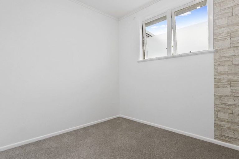 Photo of property in 18 O'halloran Road, Howick, Auckland, 2014