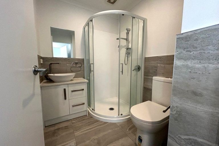 Photo of property in 61d Wellington Street, Pukekohe, 2120