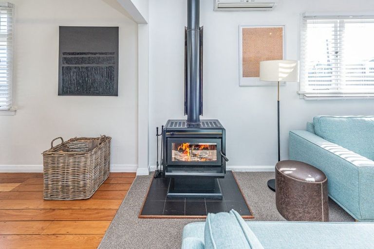 Photo of property in 3 Carlton Avenue, Gonville, Whanganui, 4501
