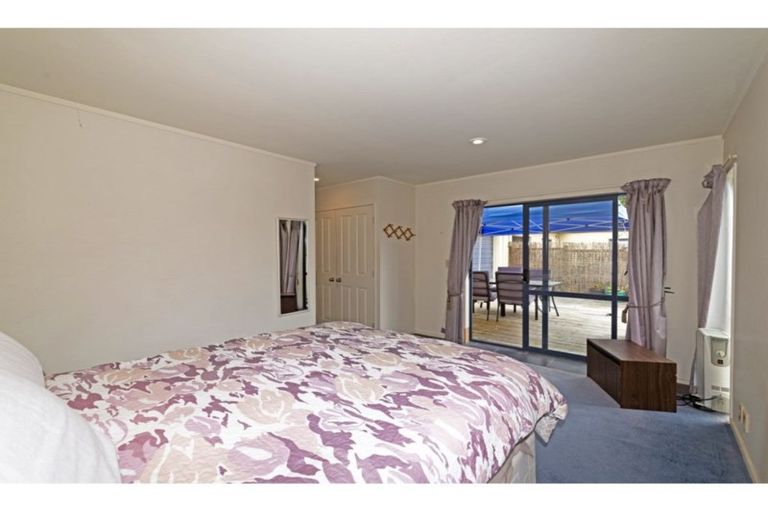 Photo of property in 13 Neta Grove, Henderson, Auckland, 0612