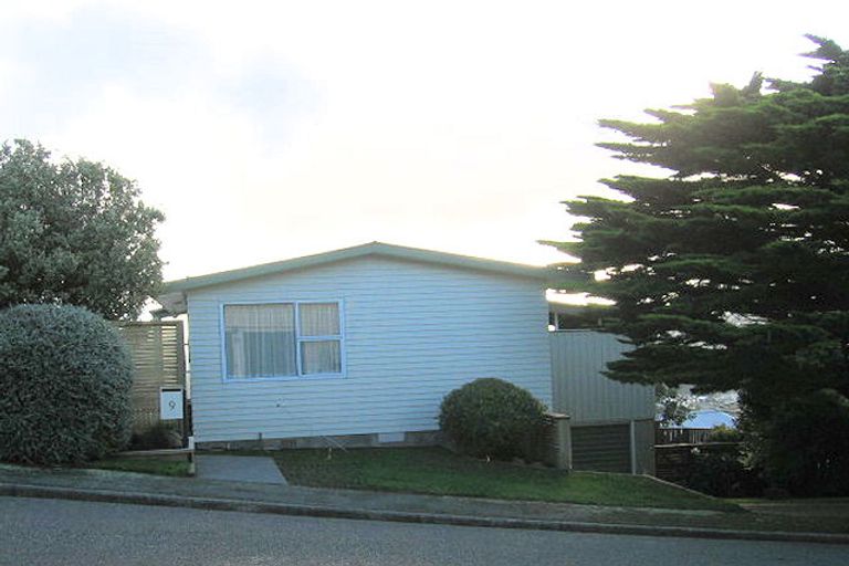 Photo of property in 9 Carluke Street, Paparangi, Wellington, 6037