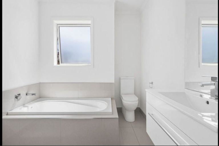 Photo of property in 1/72 Carrington Avenue, Silverdale, Hamilton, 3216