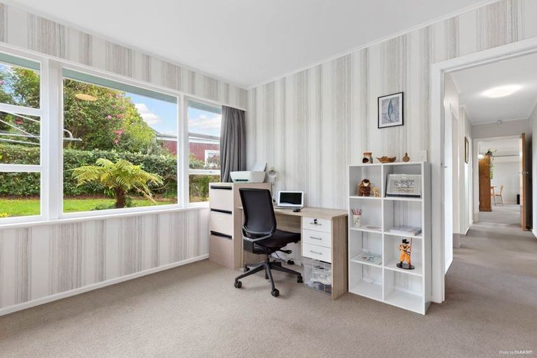 Photo of property in 5 Hartley Terrace, Massey, Auckland, 0614