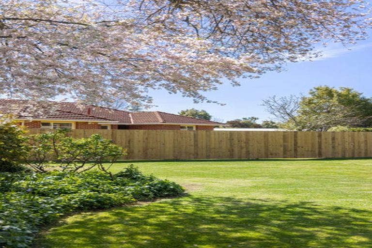 Photo of property in 37a Balrudry Street, Avonhead, Christchurch, 8042