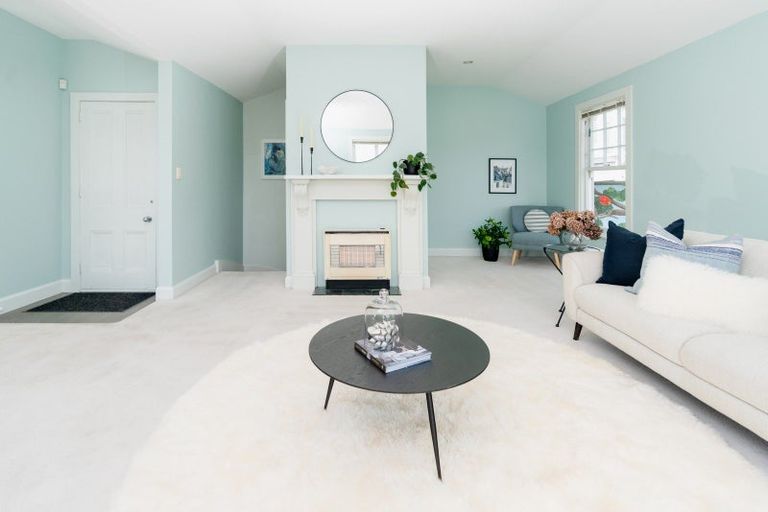 Photo of property in 50 The Crescent, Roseneath, Wellington, 6011