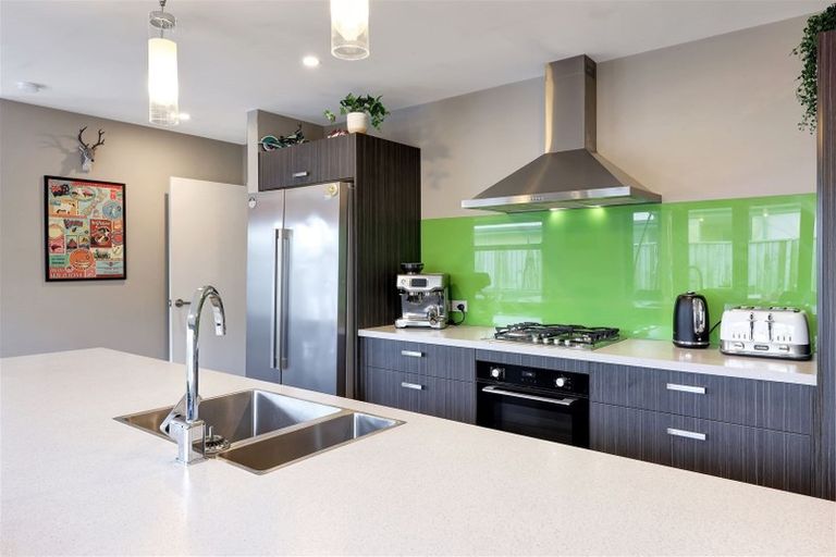 Photo of property in 16 Storer Street, Kaiapoi, 7630