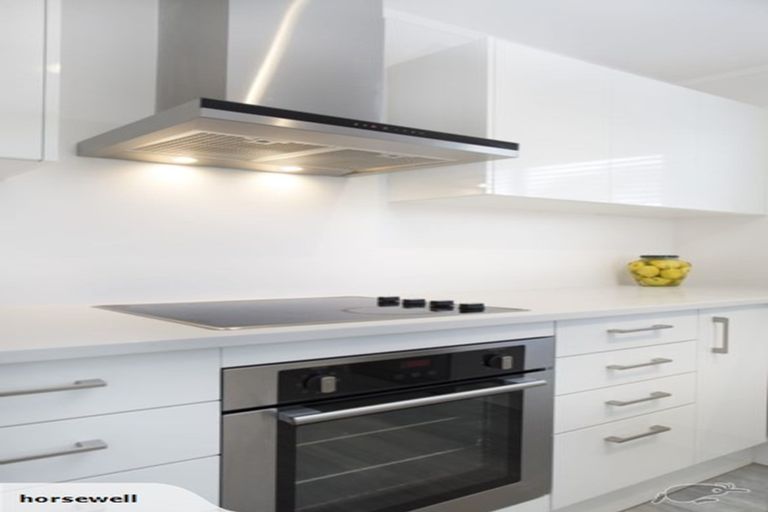 Photo of property in 1/489 Beach Road, Murrays Bay, Auckland, 0630