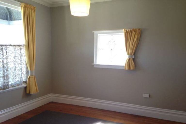 Photo of property in 255 Oxford Street, South Dunedin, Dunedin, 9012