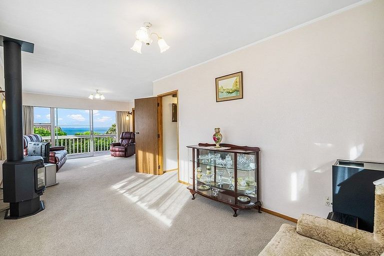 Photo of property in 26 Masterton Road, Rothesay Bay, Auckland, 0630