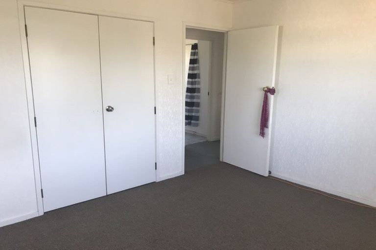 Photo of property in 2/31 Solveig Place, Randwick Park, Auckland, 2105