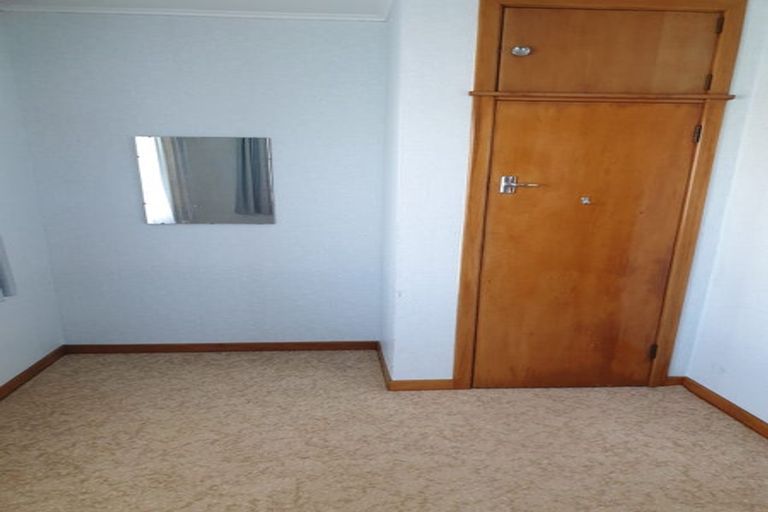 Photo of property in 15 Turakina Street, Merrilands, New Plymouth, 4312