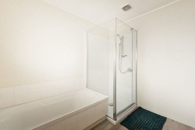 Photo of property in 18 Regency Crescent, Redwood, Christchurch, 8051