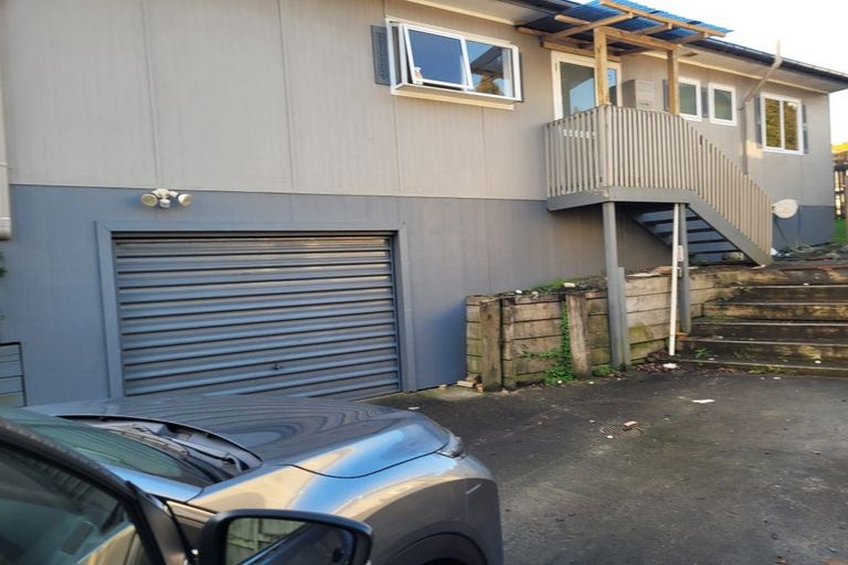 Photo of property in 2/112 View Road, Sunnyvale, Auckland, 0612