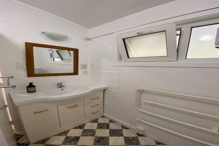 Photo of property in 6/219 Grant Road, Thorndon, Wellington, 6011