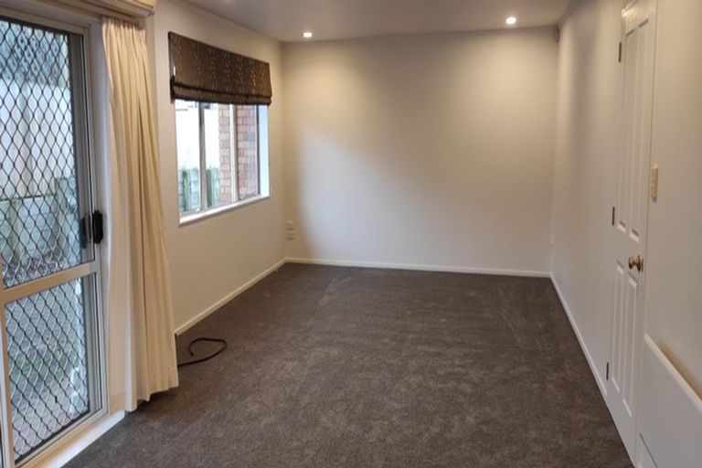 Photo of property in 16a Gills Avenue, Papakura, 2110
