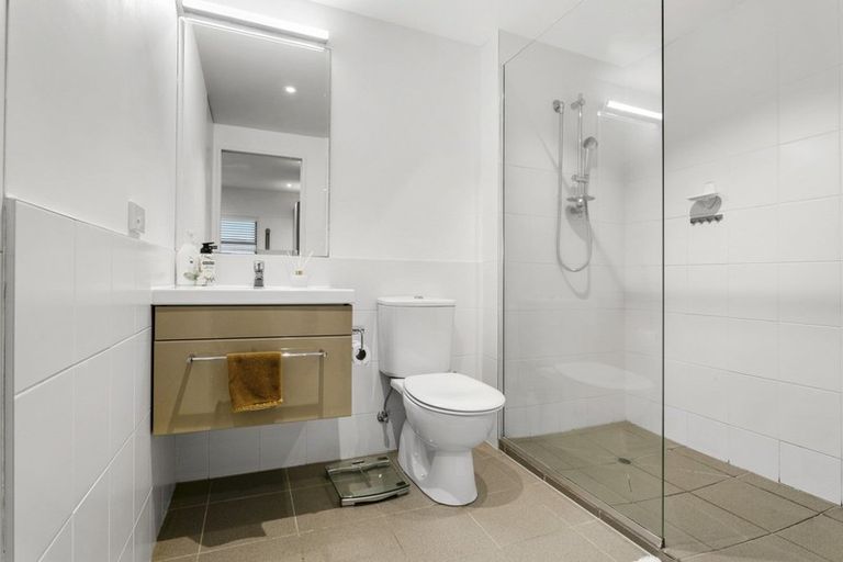 Photo of property in 11/79 Schnapper Rock Road, Schnapper Rock, Auckland, 0632