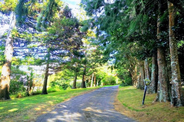 Photo of property in 124b Sandspit Road, Shelly Park, Auckland, 2014