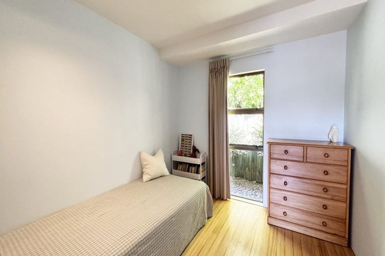 Photo of property in 26 Harper Street, Chatswood, Auckland, 0626