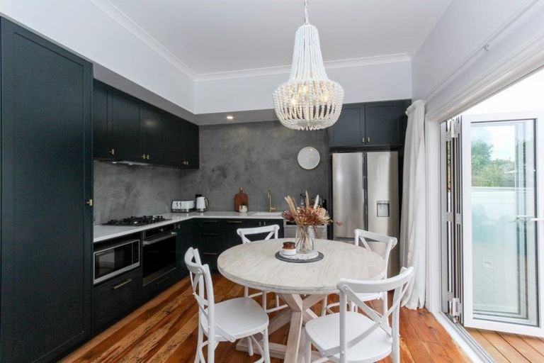 Photo of property in 36 Belt Road, Moturoa, New Plymouth, 4310