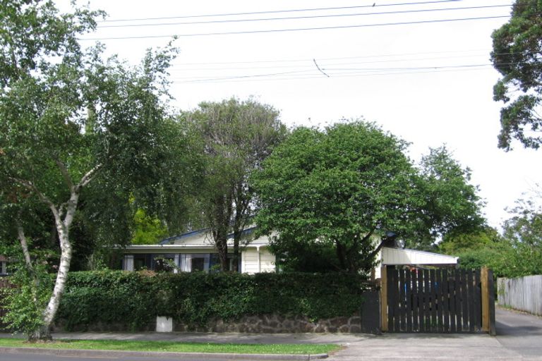 Photo of property in 3 Wairau Avenue, Avondale, Auckland, 1026