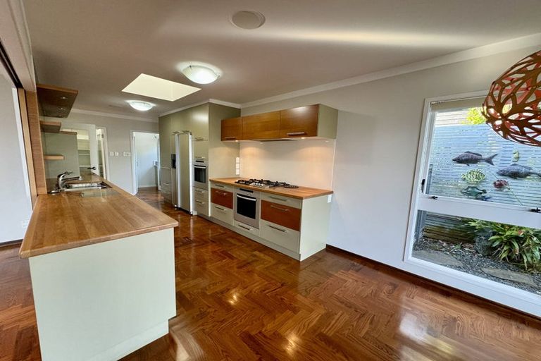 Photo of property in 10 Marine Terrace, Bayswater, Auckland, 0622