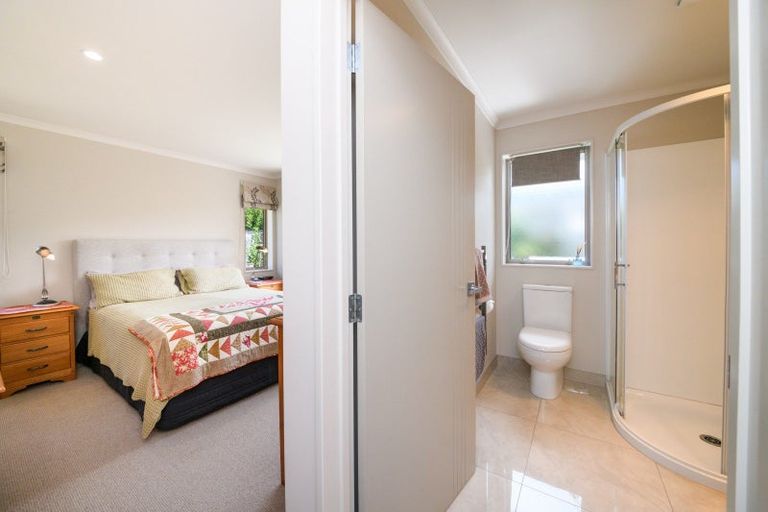 Photo of property in 21 Shelton Place, Feilding, 4702