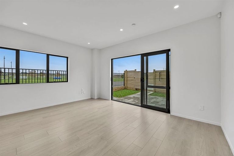 Photo of property in 1 Faithful Drive, Karaka, Papakura, 2113