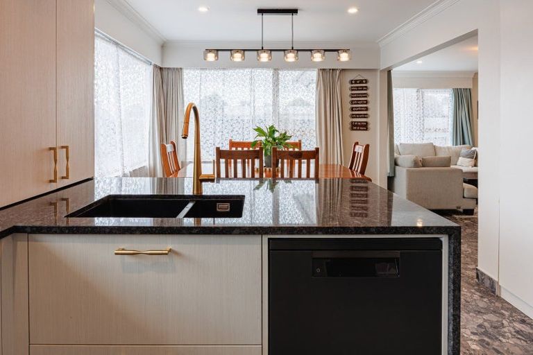 Photo of property in 3 Nicholson Street, Mayfair, Hastings, 4122