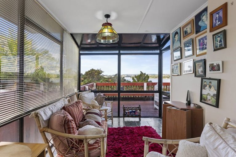 Photo of property in 17 Tui Vale Road, Shelly Park, Auckland, 2014