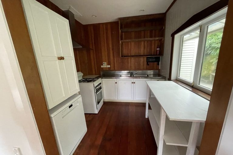 Photo of property in 38 Ribble Street, Island Bay, Wellington, 6023