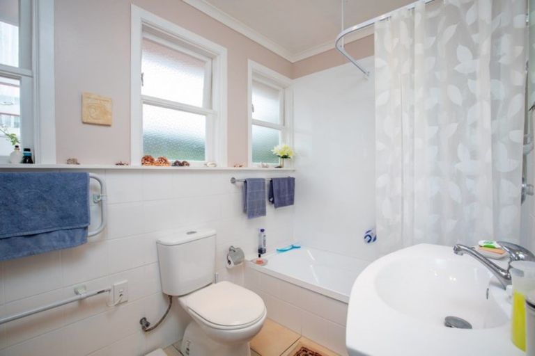 Photo of property in 59 Cluny Road, Plimmerton, Porirua, 5026